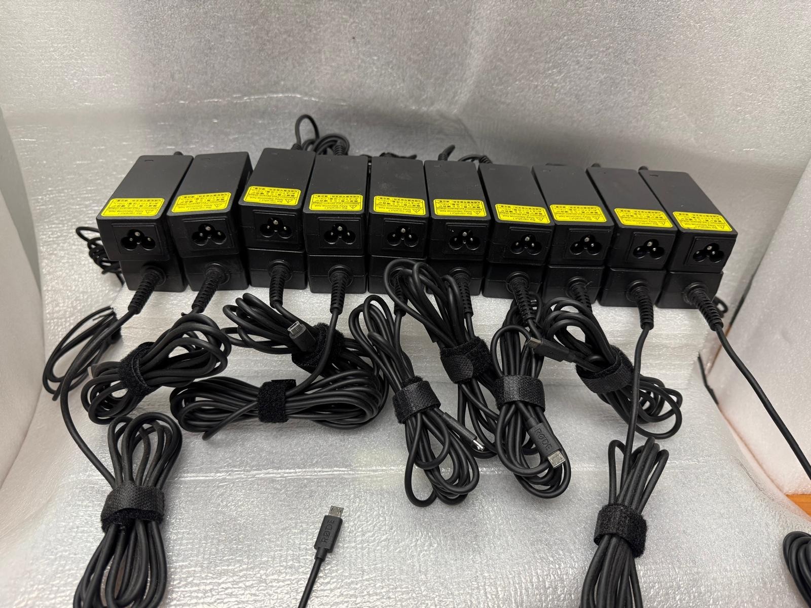 LOT X 20   Micro USB Plug AC DC Adapter Input:100-240v-50/60Hz Output:19.5V 1.2A