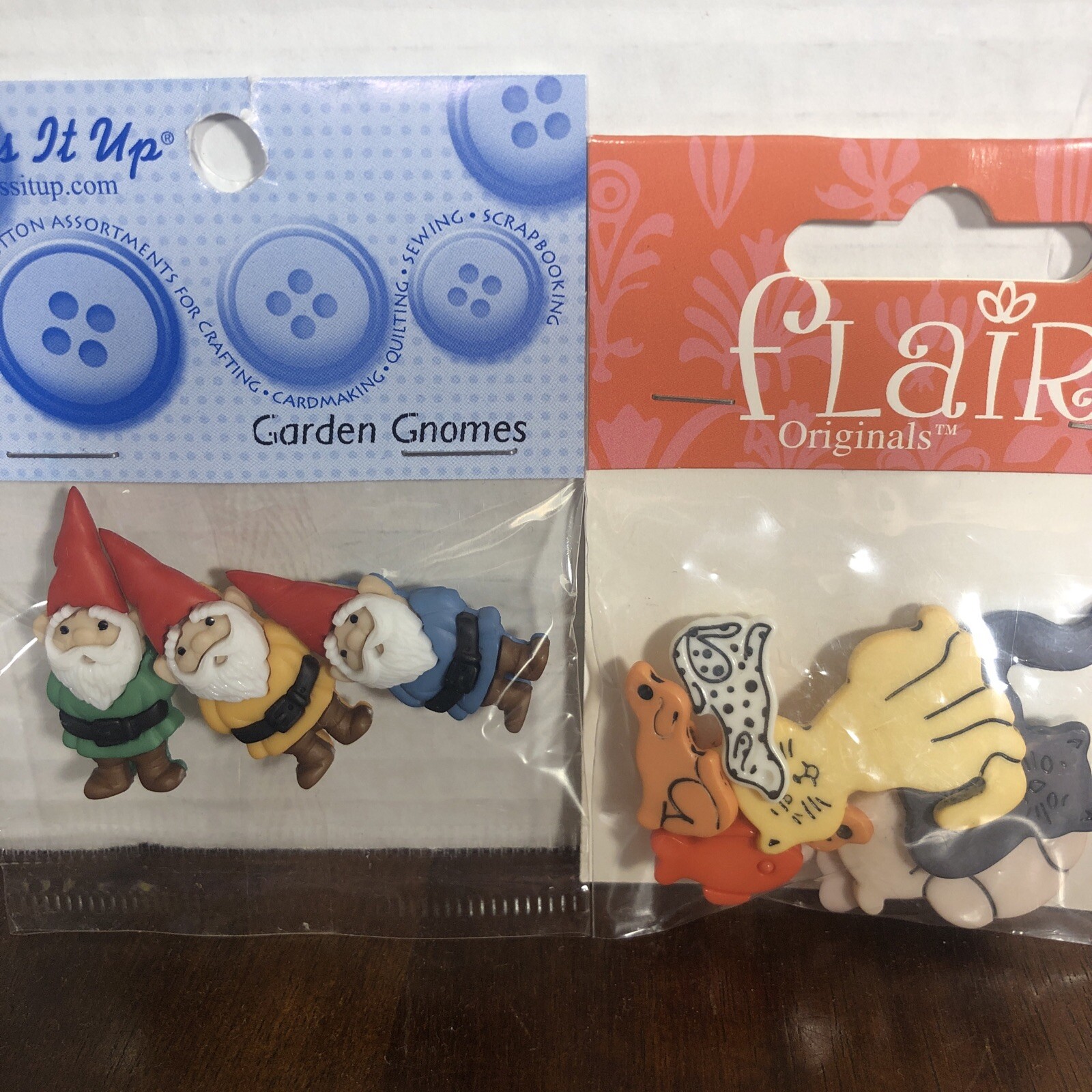 Dress It Up Clair Novelty Buttons Garden Gnomes & Pets Cats Dogs Fish New Packs