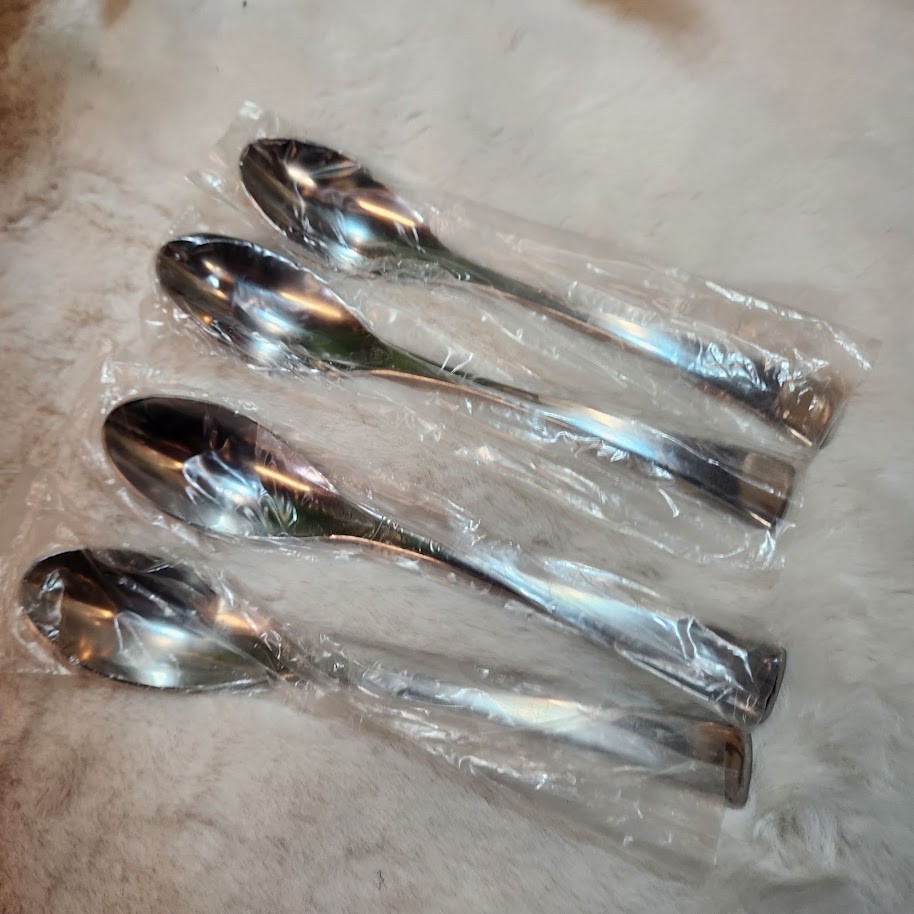 Set of 4 Sleek Silverware Spoons - 18.5cm Mirror Finish European Style