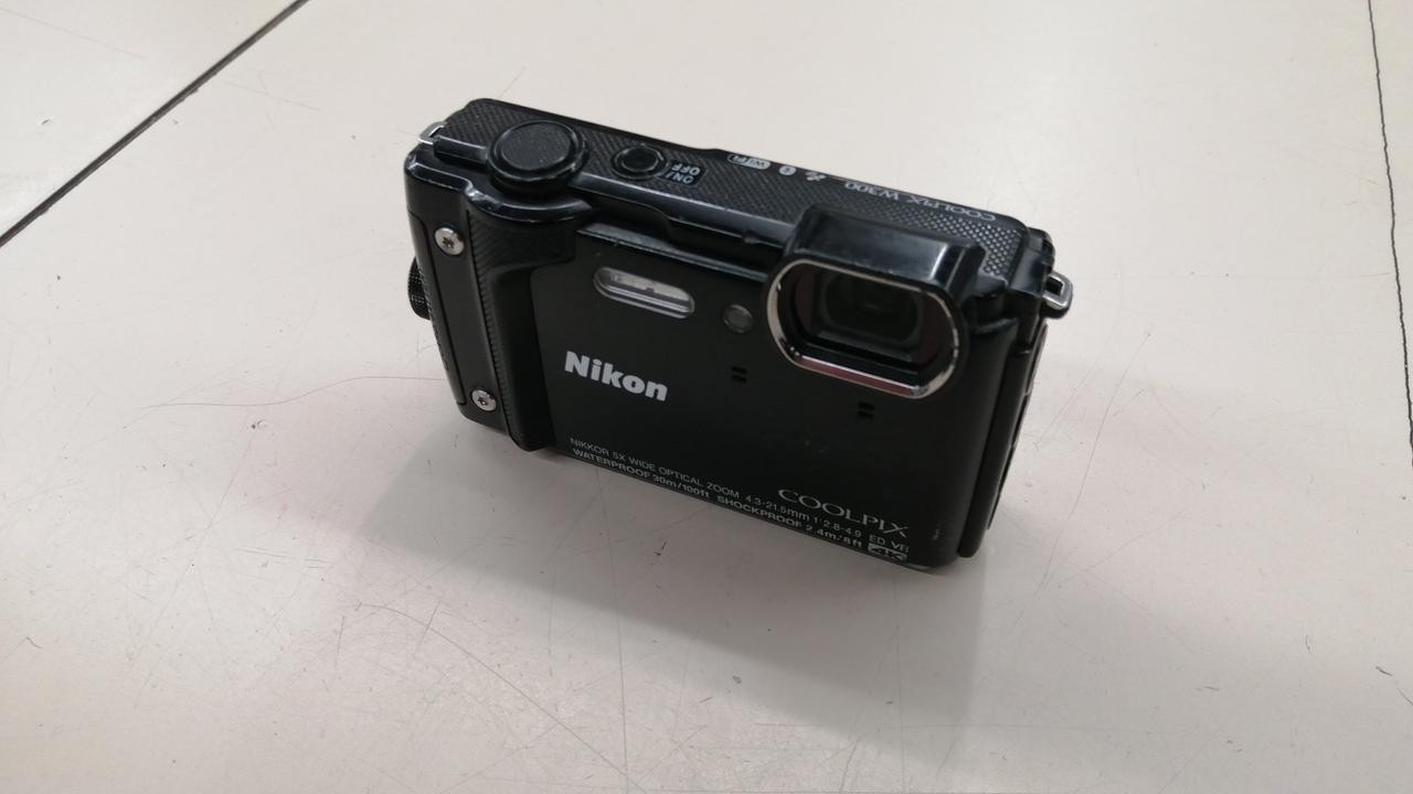 Nikon Coolpix W300 Digital Camera 16MP 5x Zoom Used From Japan