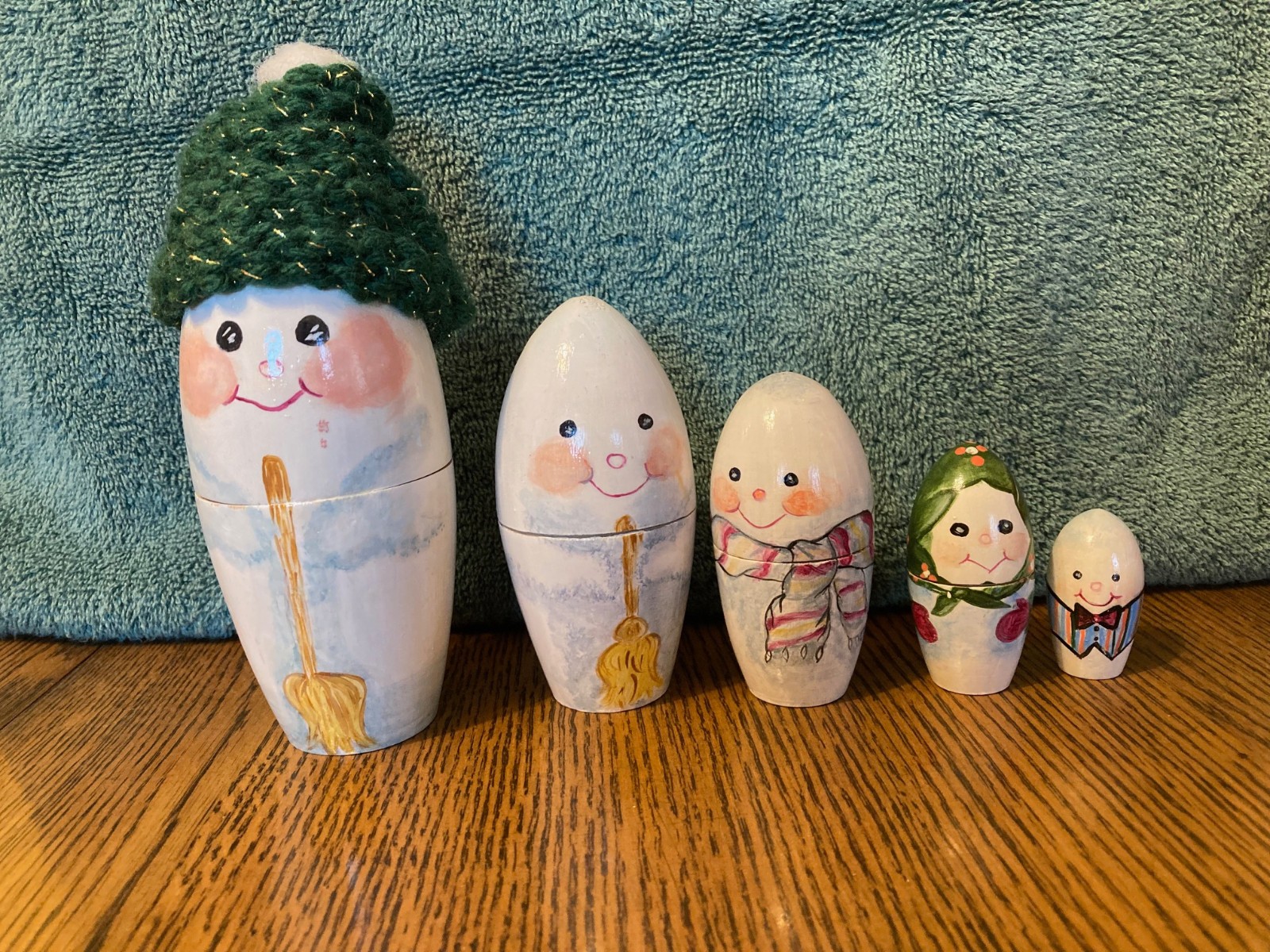 Vintage wooden nesting dolls Handpainted Snowmen Christmas winter holiday