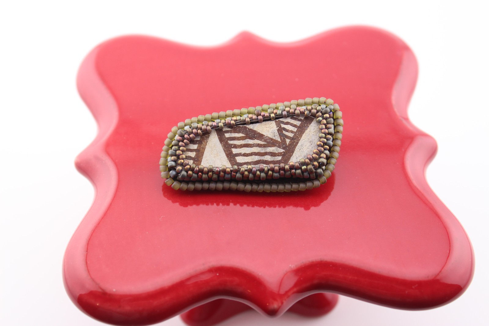 Native American black and white pottery shard beaded brooch 1 7/8"