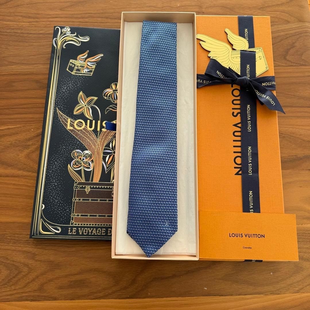 Louis Vuitton Diamond V Silk Tie Navy Blue Designer Necktie M71200 New 8213AK