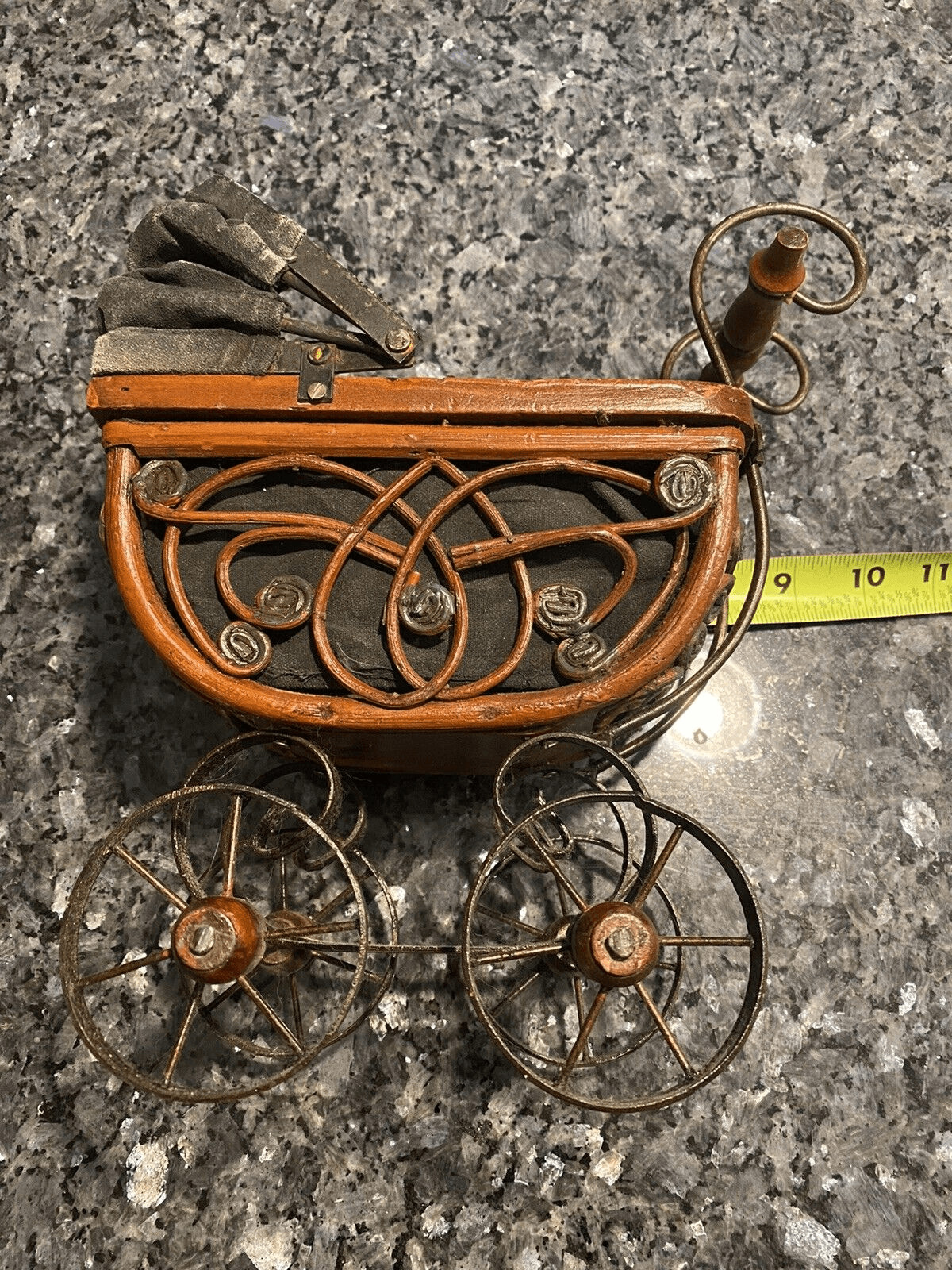 Vintage Wicker Baby Doll Carriage Buggy Antique Stroller Home Decor Planter