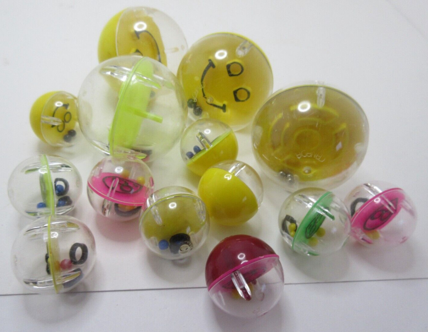 14 Old Vintage Plastic Puzzle Games Gumball Vending Machine Toys Canada