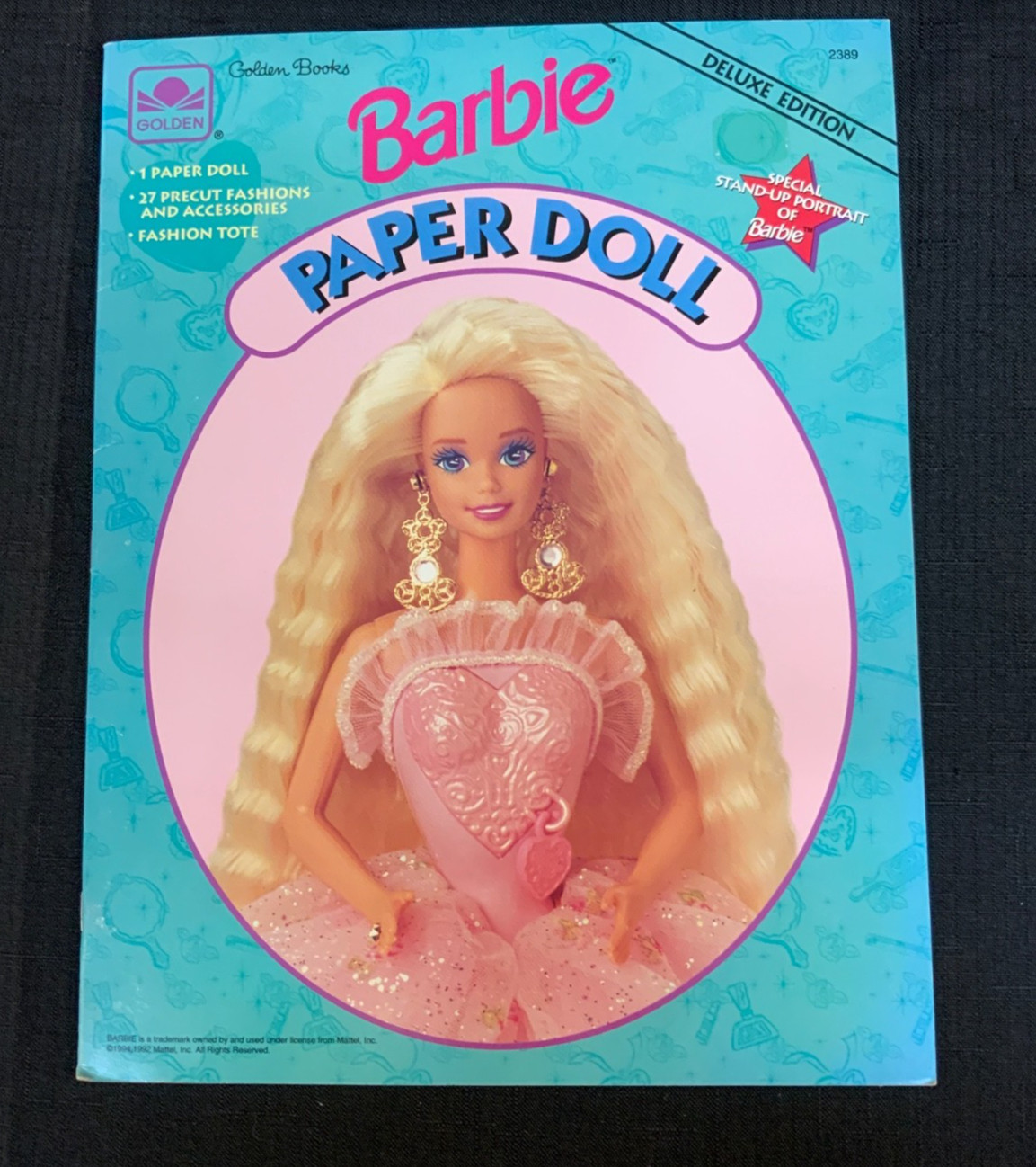 Barbie Paper Doll, 2389 - Deluxe Edition, Golden Book - Western Publishing