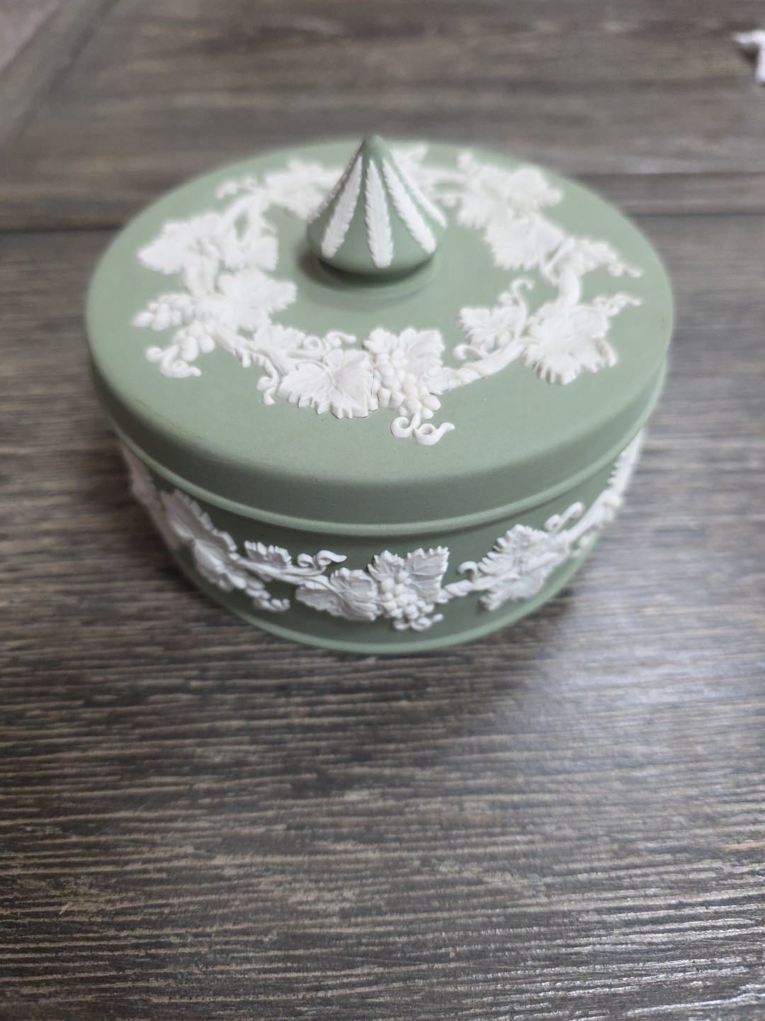 Vintage Wedgwood Green Sage Jasperware Round Trinket Box with Lid