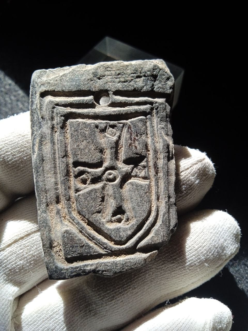 Superb medieval templar pendant amulet in stone,  2 cross decorated