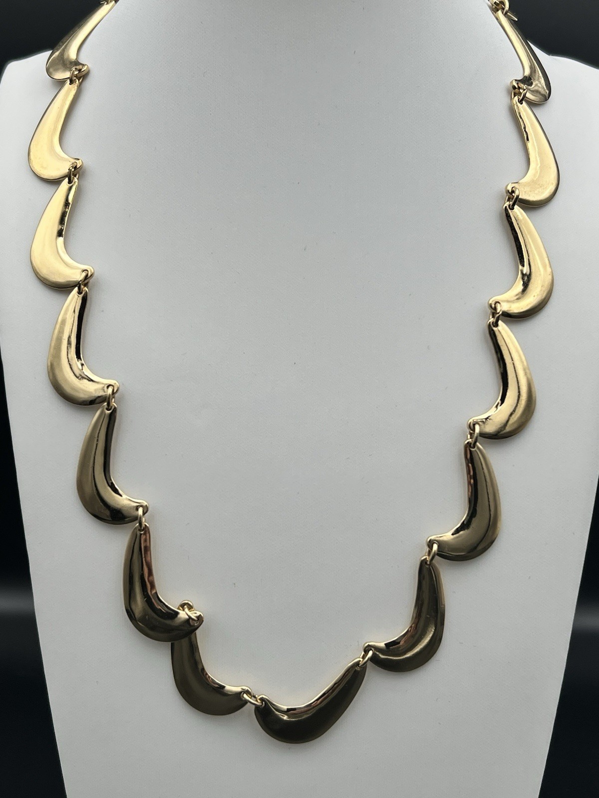 Vtg Gold-Tone Boomerang Link Necklace Polished Sculptural Spring Ring 20" 80/90s
