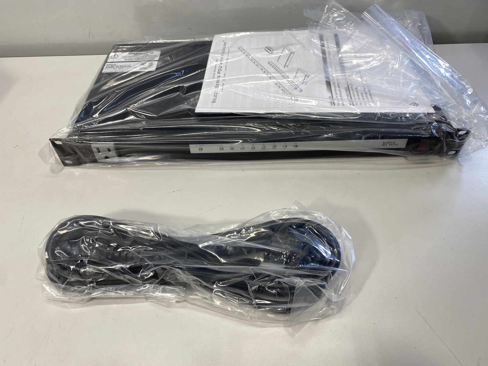 Middle Atlantic RLNK-915R 9 Outlet Select Series Power Dist. Unit w RackLink