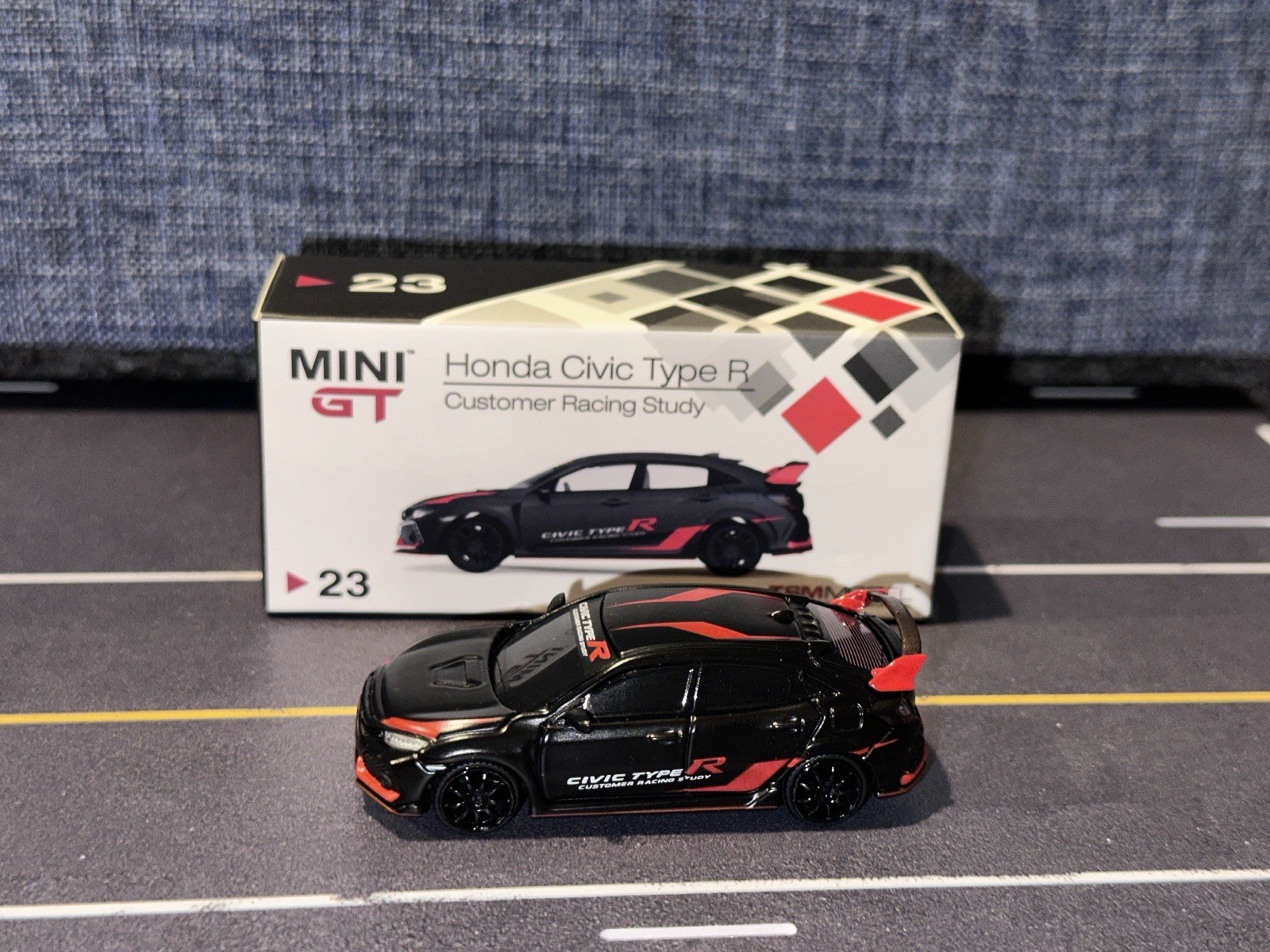 Mini GT 1/64 Honda Civic Type R FK8 Customer Racing Study LHD MGT00023 Unsealed