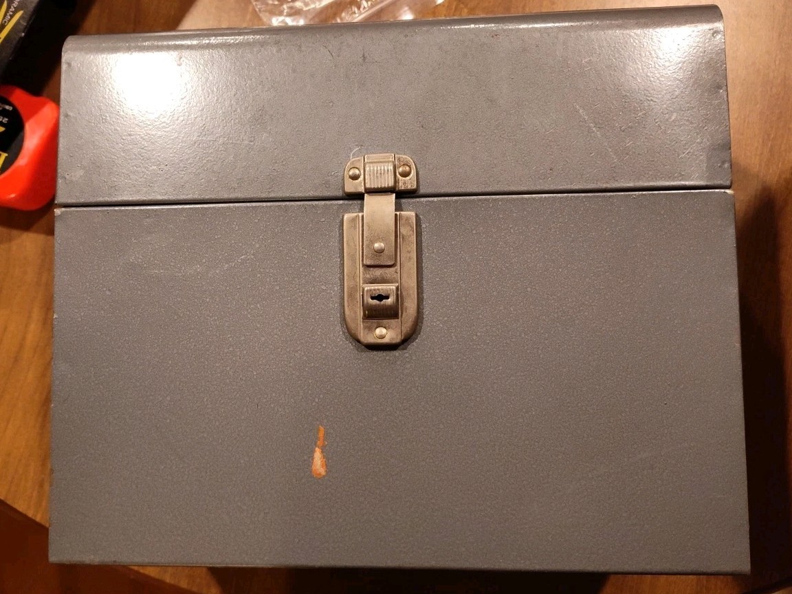 Vintage Metal Amfile Platter-Pak Phonograph Record Case For 12" Records