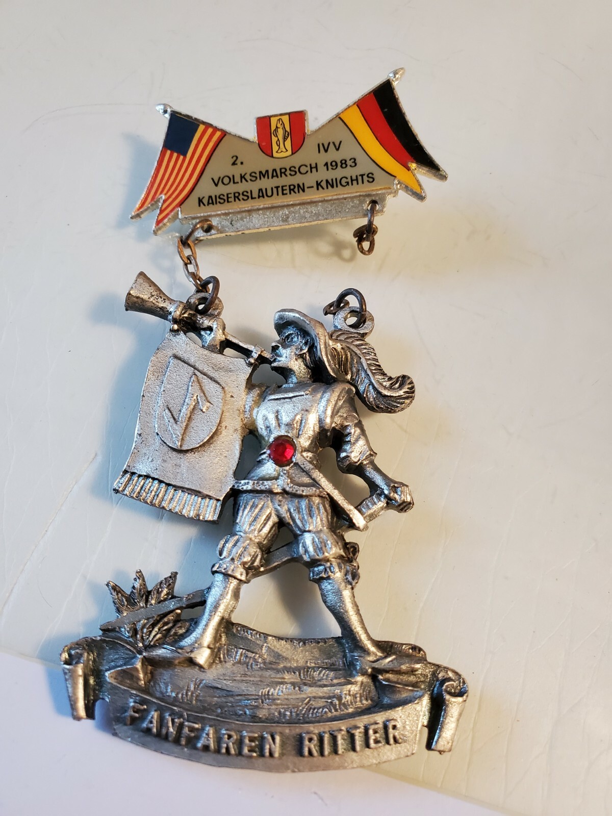 German Hiking medal volksmarsh 1983 kaiserlautern-knights fanfaren ritter