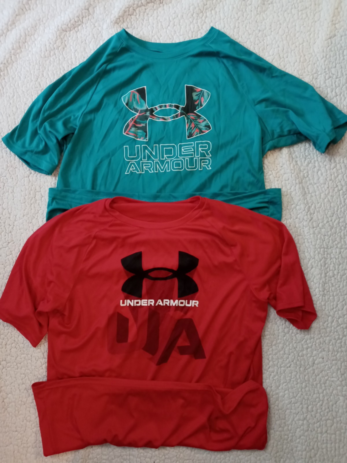 Under Armour T- Shirts Youth XL Lot of 2 Red and Teal with Logo Smoke Free Home