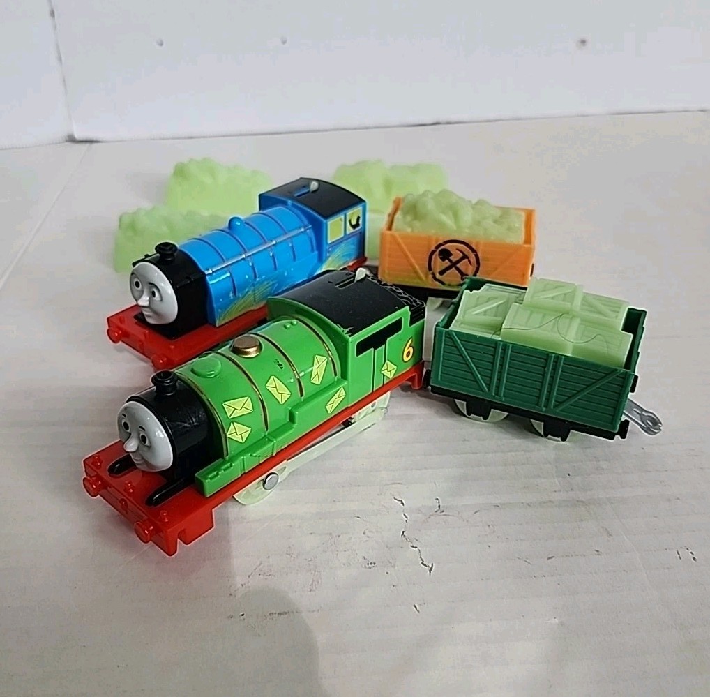 Thomas & Percy Lot Trackmaster Thomas & Friends Motorized Train Glow In The Dark