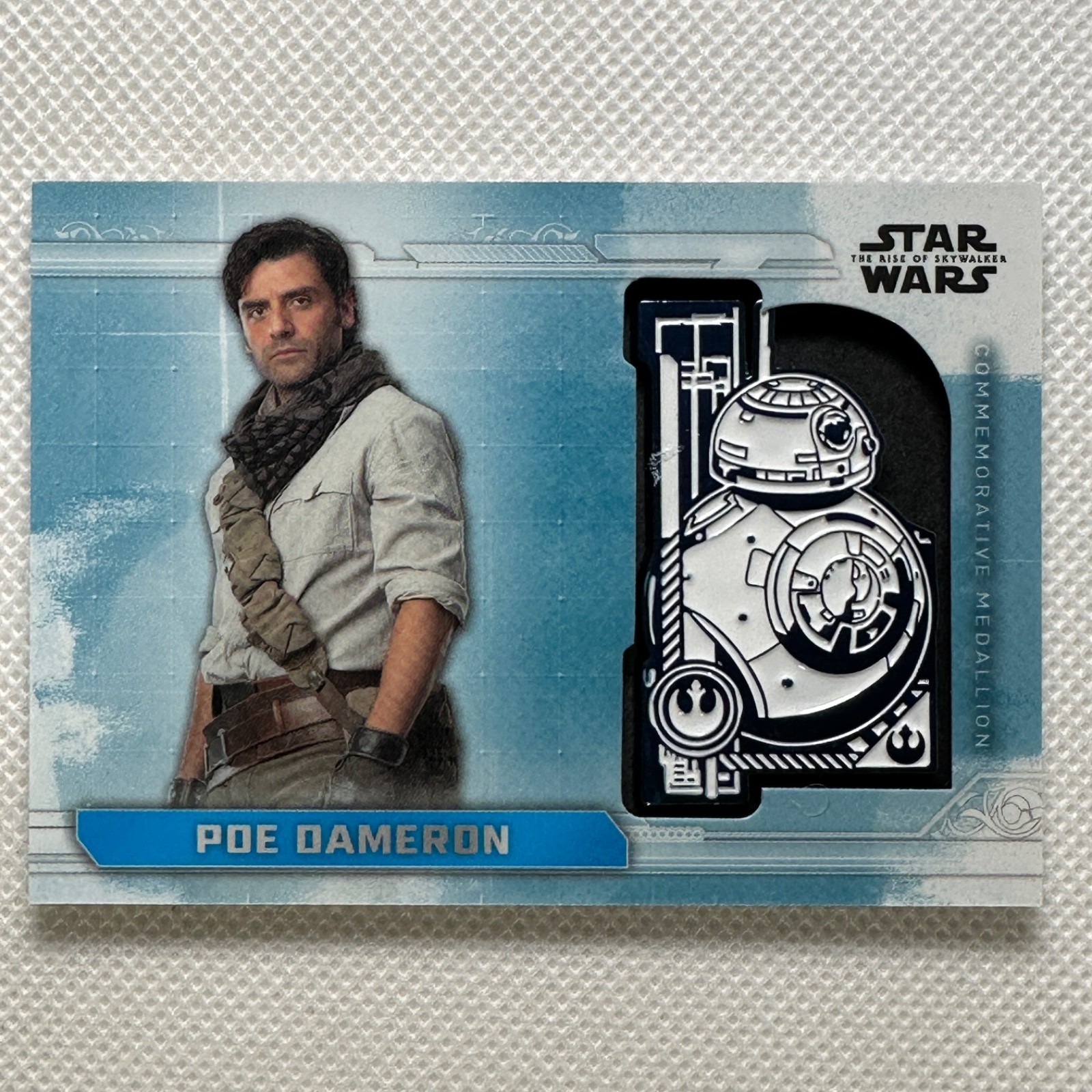 2019 Topps Star Wars The Rise of Skywalker #MC-BP Poe Dameron – BB-8 Medallion