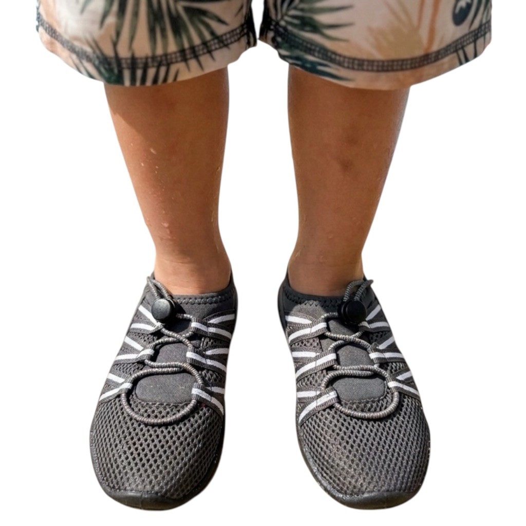 Sun & Sky Kids Water Shoes Black Gray NWT Size M (13–1)