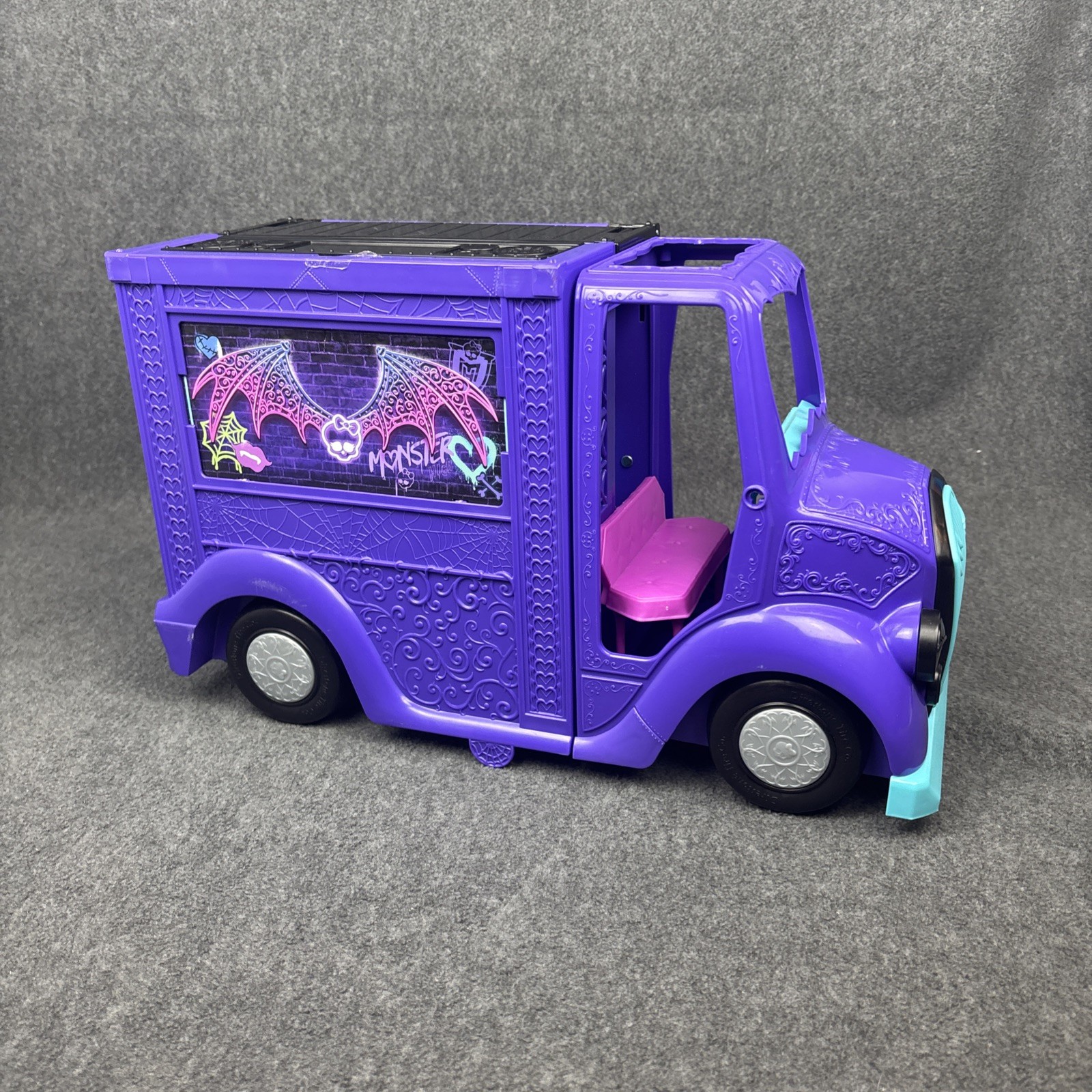Monster High- Fantastic Rockin' Food Truck- Playset only, no dolls *incomplete**