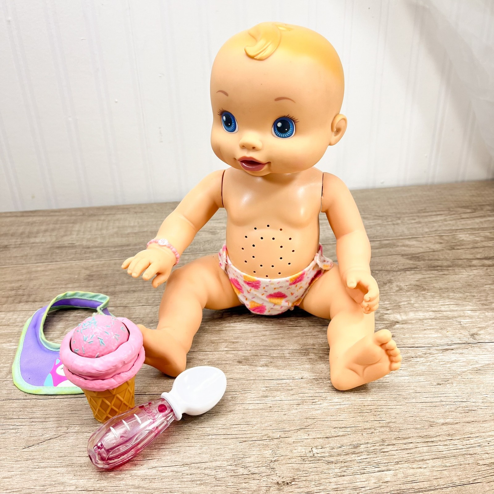 2006 Baby Alive Wets 'N Wiggles Girl Baby Doll Hasbro Tested & Works Blue Eyes