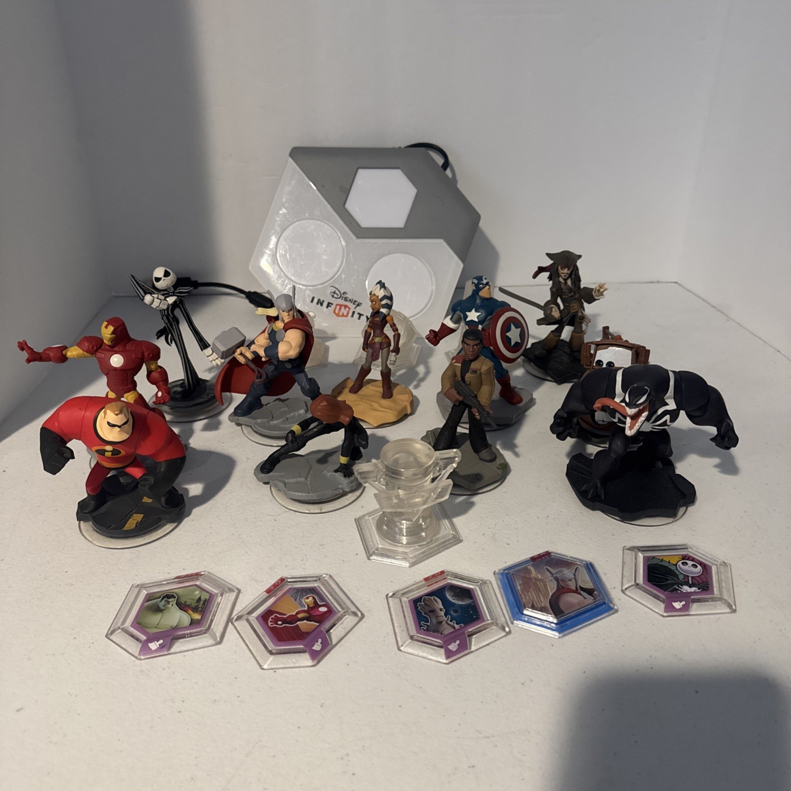 Disney Infinity 2.0 And Xbox One Lot Of 15 Figures W/ Portal