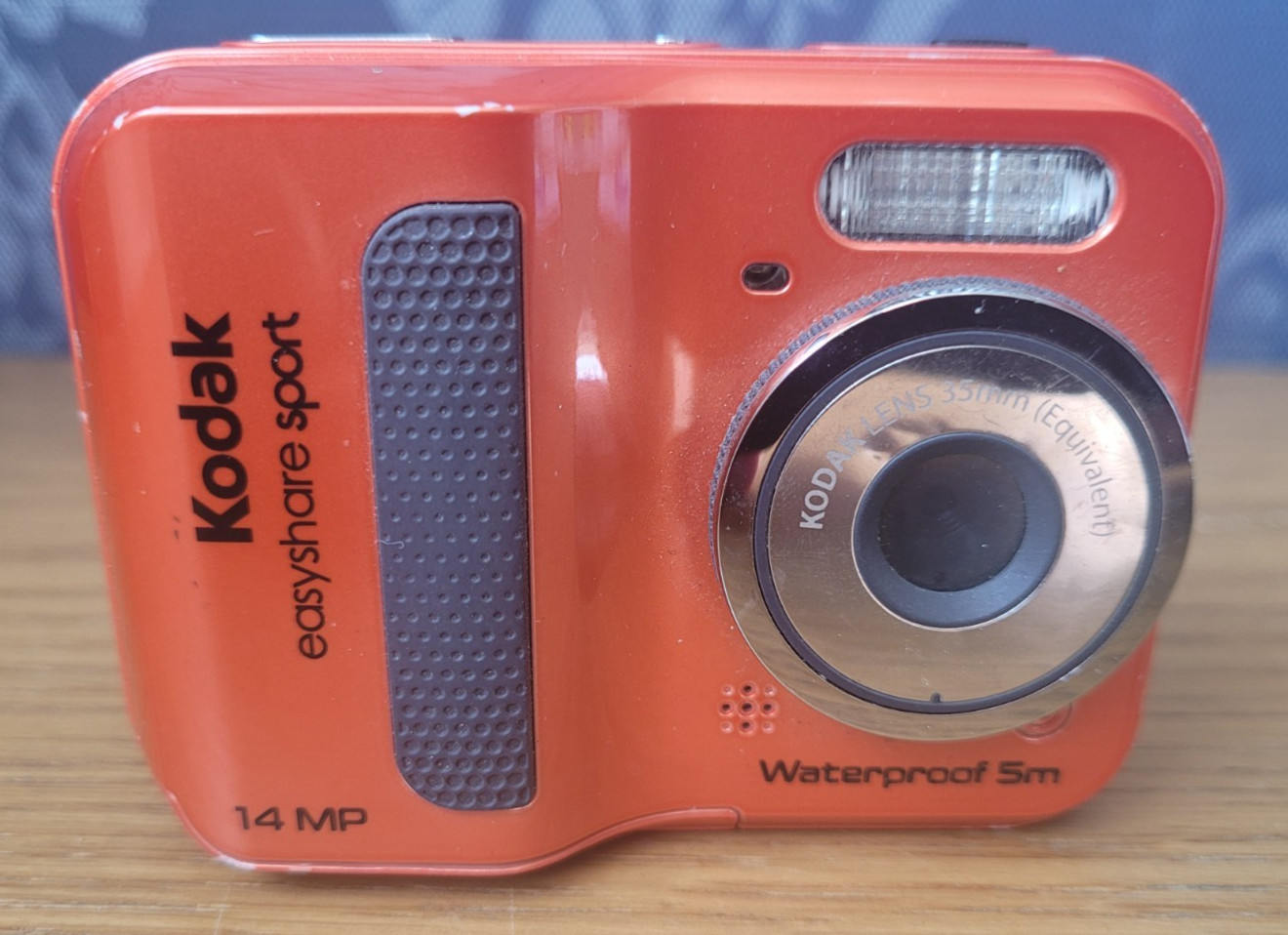 Kodak EasyShare Sport C135 14.0MP Digital Camera Waterproof - Red