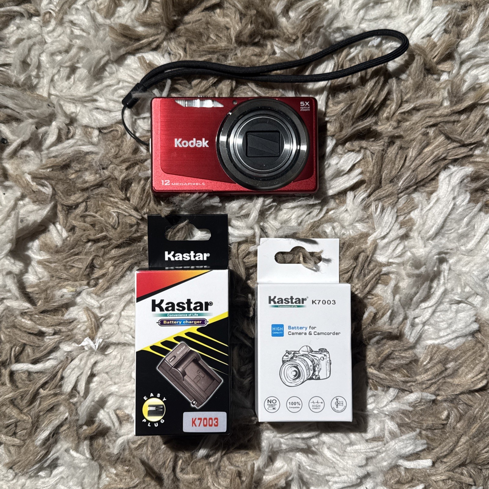Kodak EasyShare M381 Red Digital Camera - Cute Digicam w/ Battery And Charger