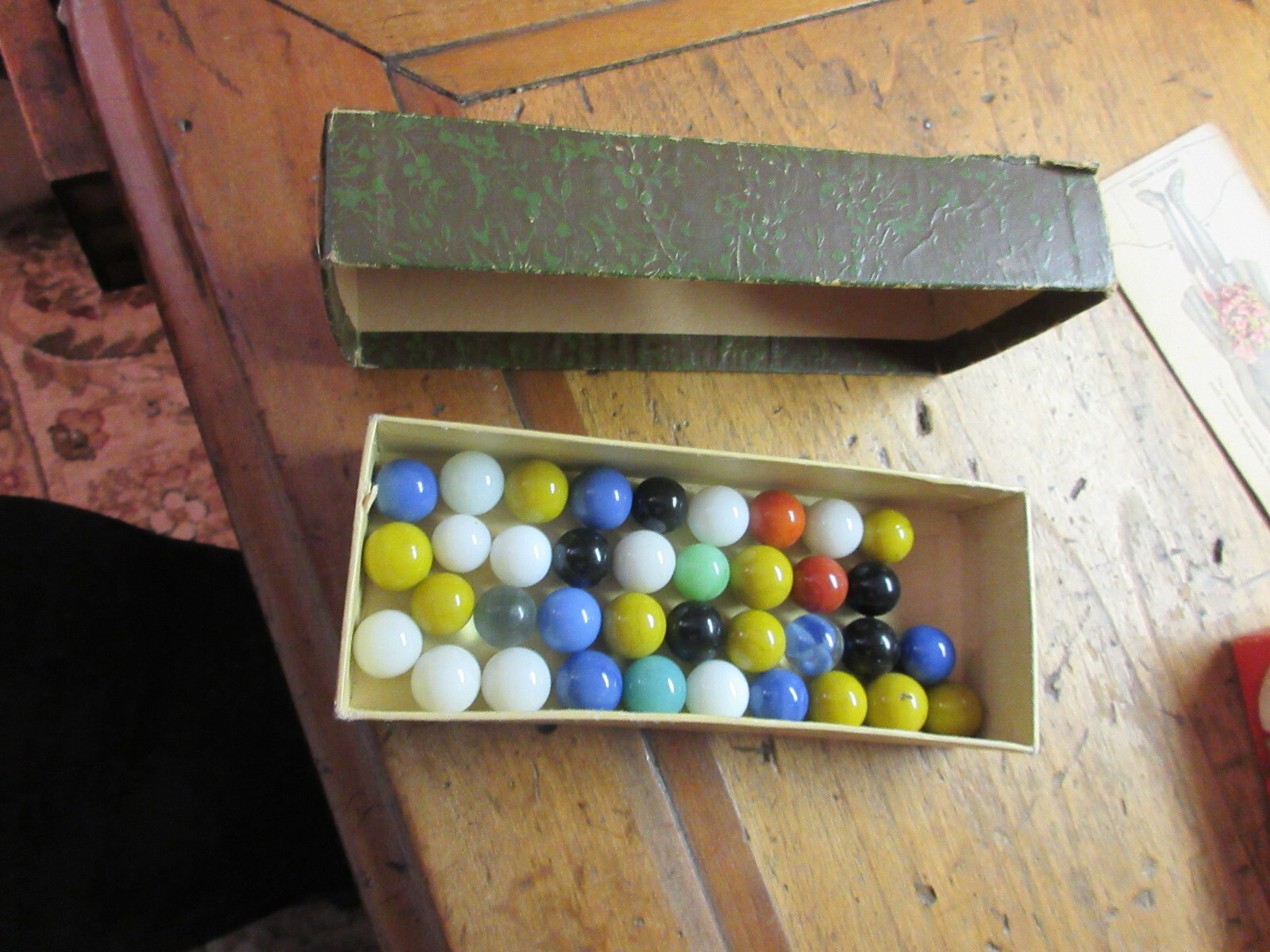 VINTAGE MARBLES BOX LOT DIFFERENT SIZES, COLORS, TYPES