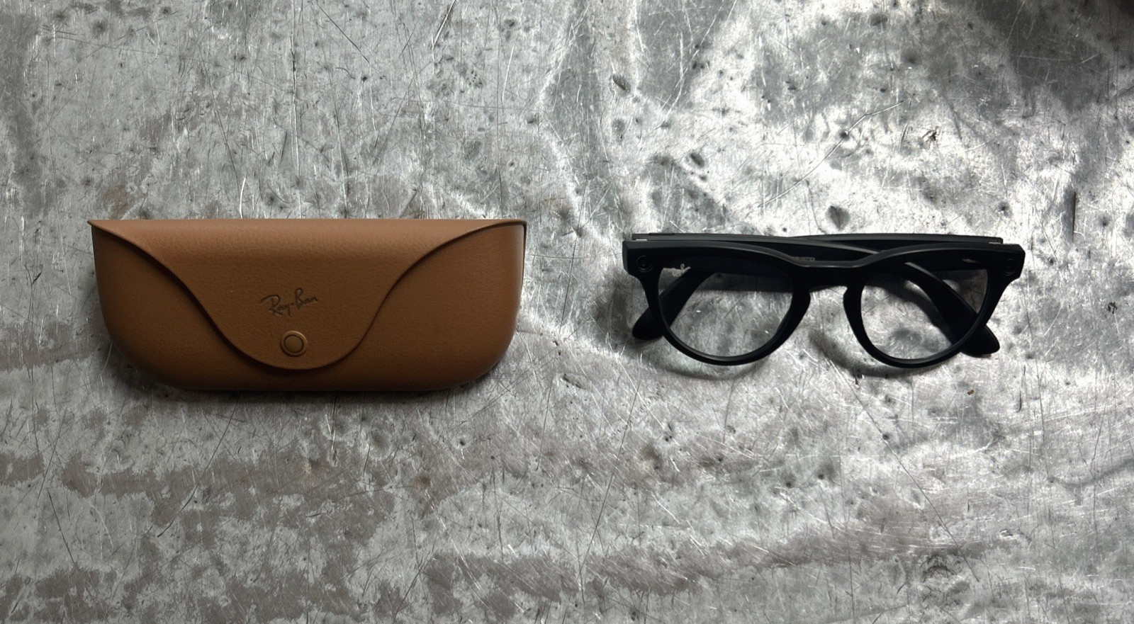 Ray-Ban Meta Wayfarer Smart Glasses Black Frame & Case | FREE SHIPPING!