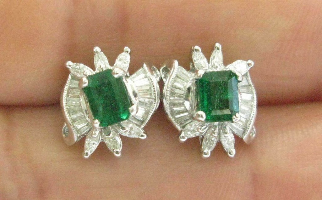Green Emerald & Diamond Stud Earrings 18Kt Solid White Gold 1.40Ct F-VS2 12MM