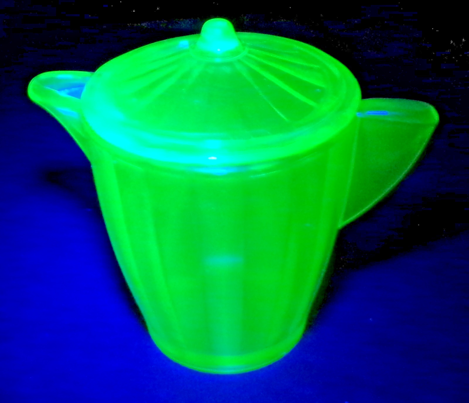 Akro Agate Small Interior Panel Transparent Green Teapot With Lid Glows Brightly