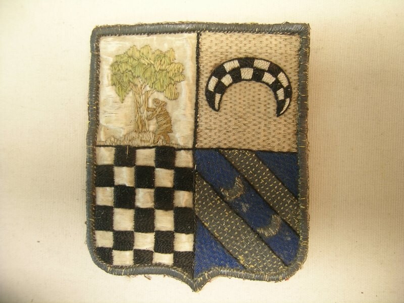 Antique Coat of Arms made in silk and silverthread (Bear and tree) restauration
