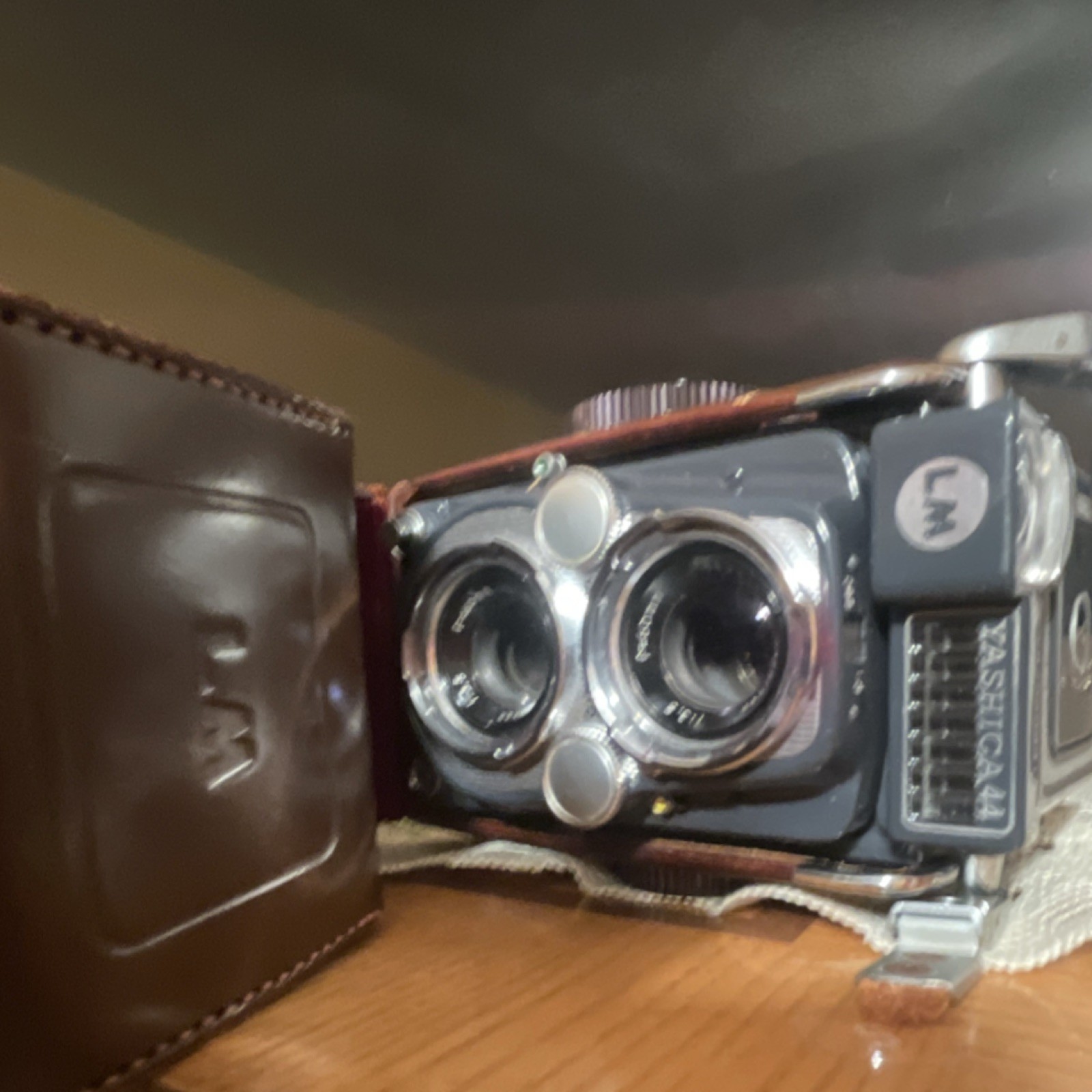 Yashica Yashica-44 LM Twin-Lens Reflex Camera 120mm Black with Leather Case