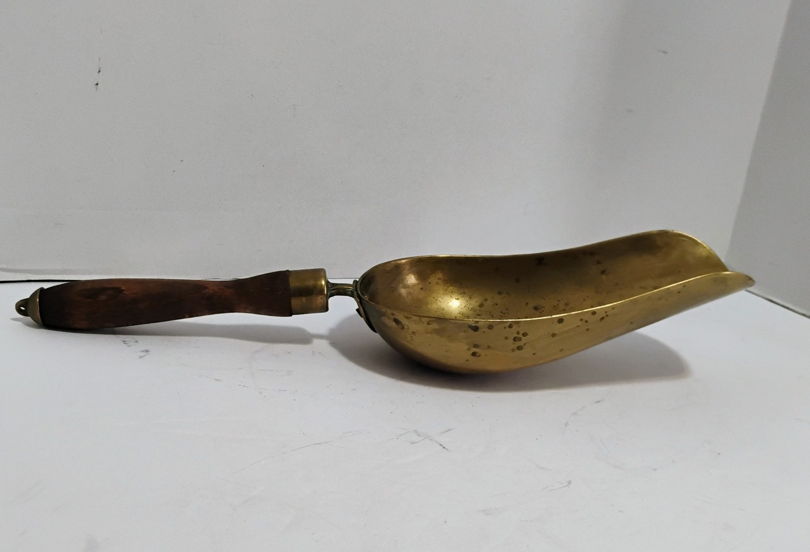 Vintage Antique Brass Grain Scoop Wooden Handle 17"