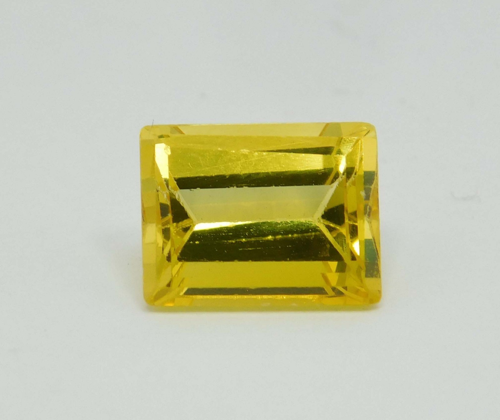 Natural Yellow Sapphire 4.25 Ct Sri-Lanka Emearld Cut Loose Gemstone A-995