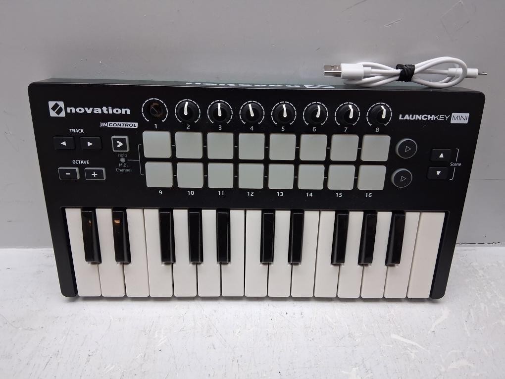 Novation Launchkey Mini MK2 25-Key MIDI Controller