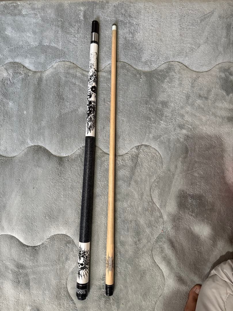 CUESOUL Skull Billiard Cue 21oz Wooden Black & White Style Used rr2
