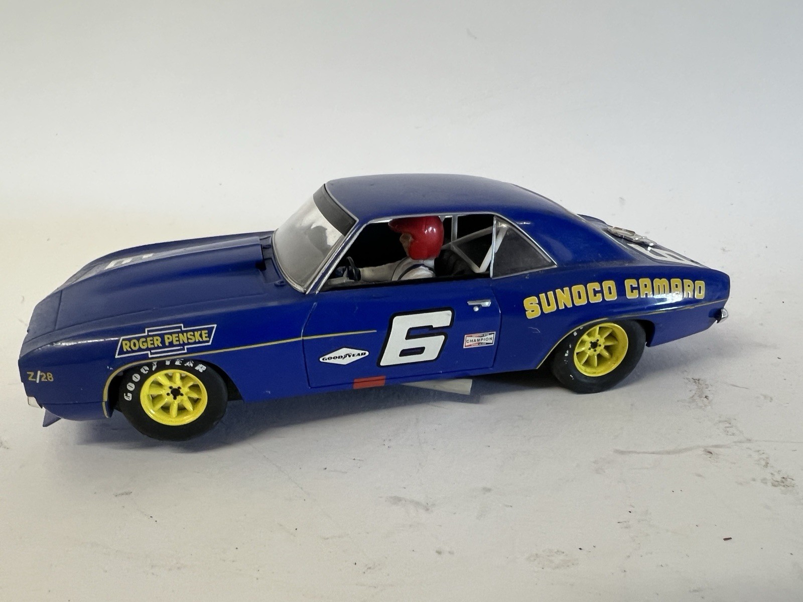 Scalextric Hornby Sunoco Camaro Z28 #6 Roger Penske 1:32 Slot Car