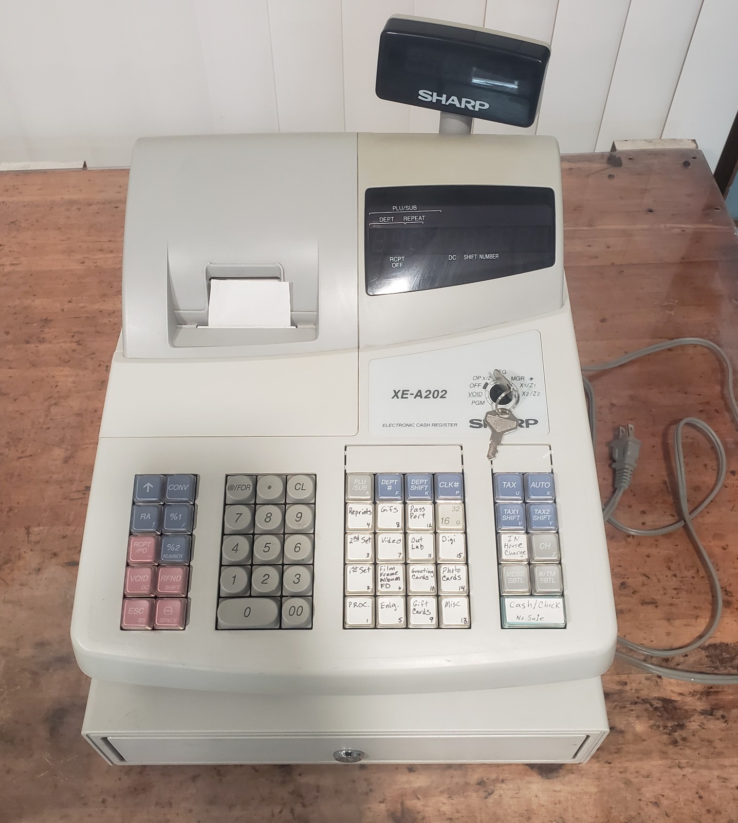 Sharp XE-A202 Electronic Cash Register With Keys