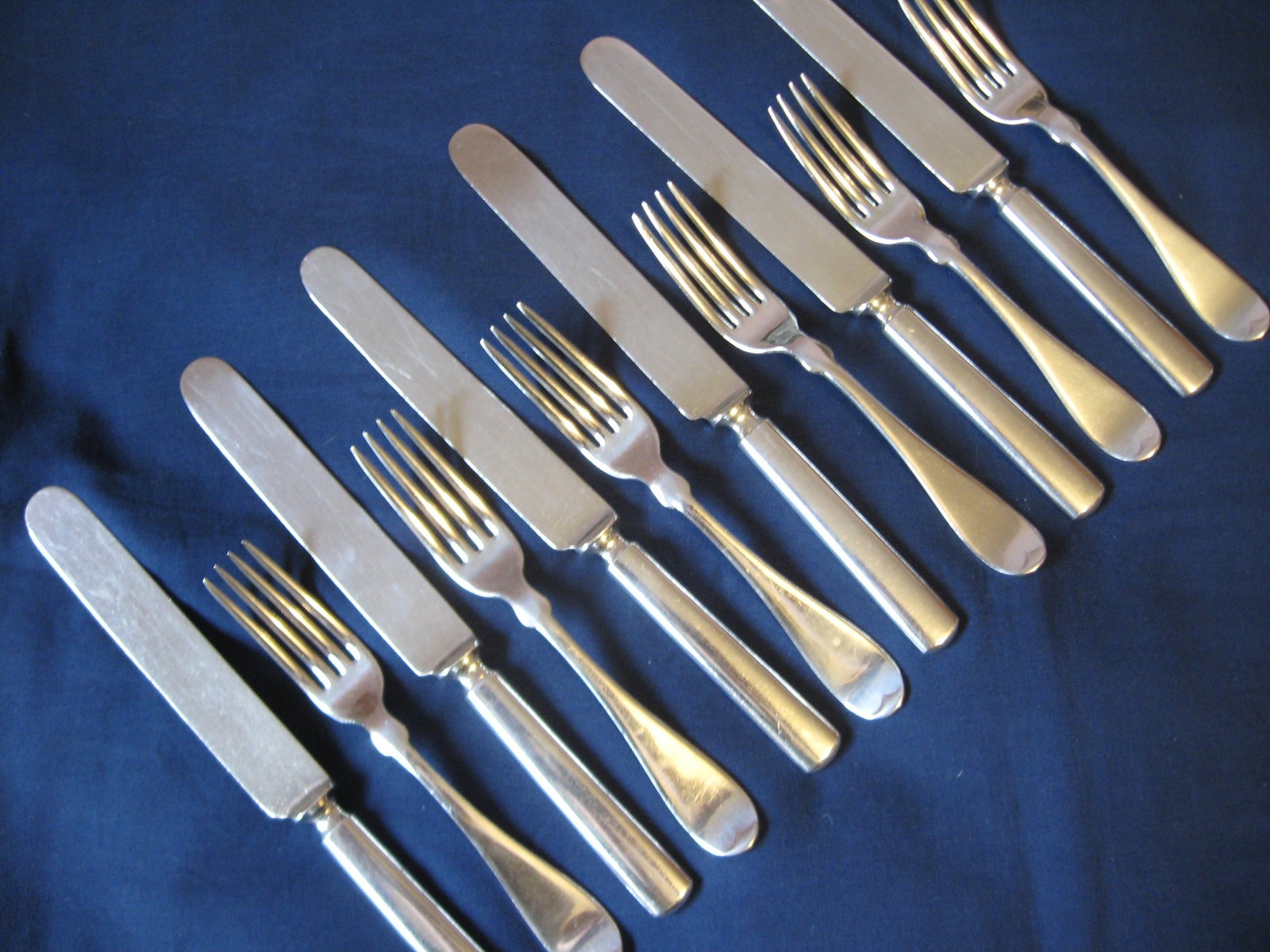 1847 Rogers “Antique” 1849 Silverplate Starter Set 6 Luncheon Forks & 6 Knives
