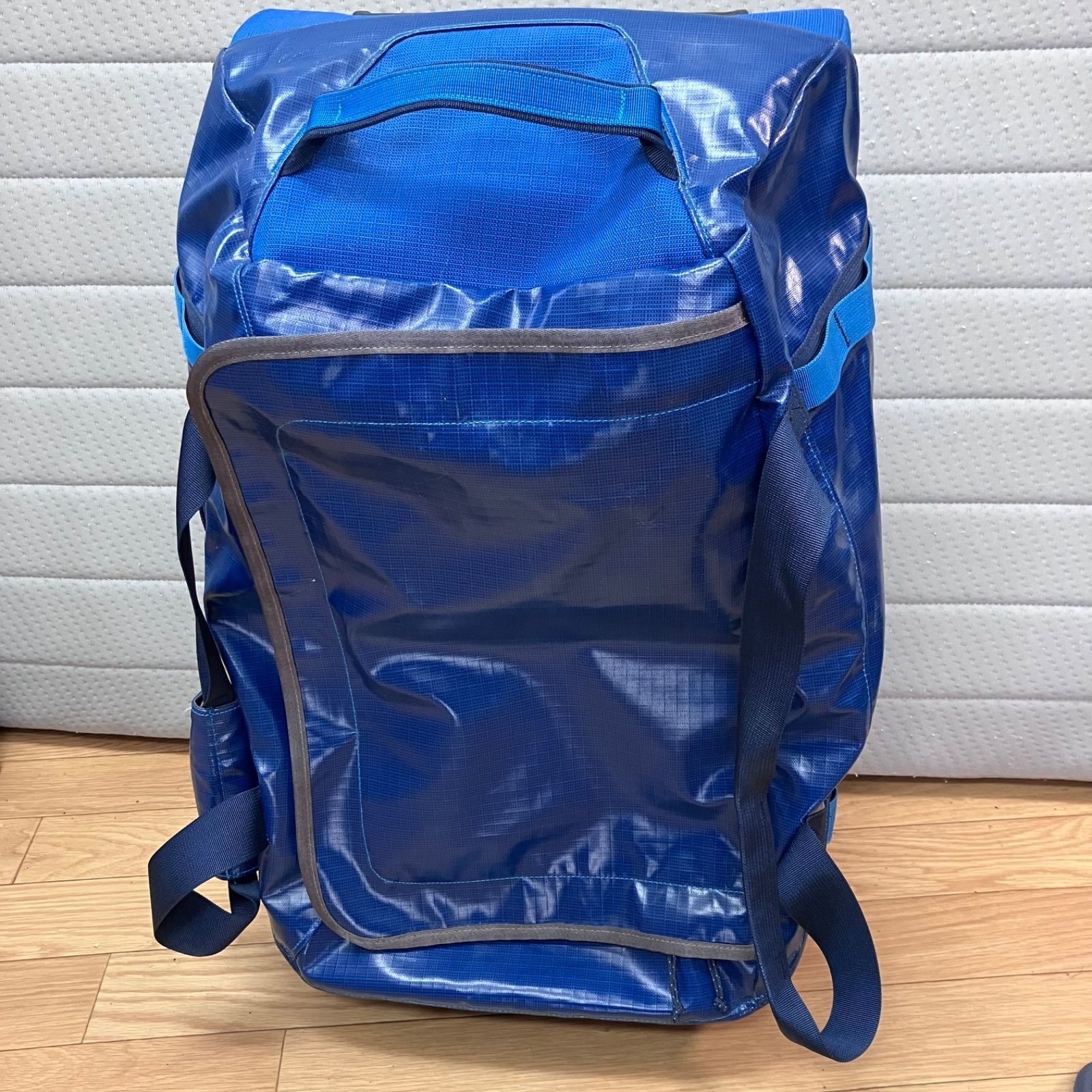 Patagonia Black Hole Duffle Blue Bag Travel Gym Shoulder Outdoor Bag Used