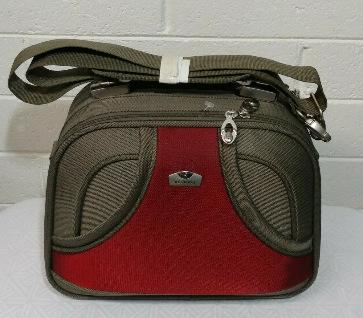 VINTAGE WOMAN OLYMPIA SHOULDER MAKEUP CASE ORGANIZER LUGGAGE ACCESSORIES