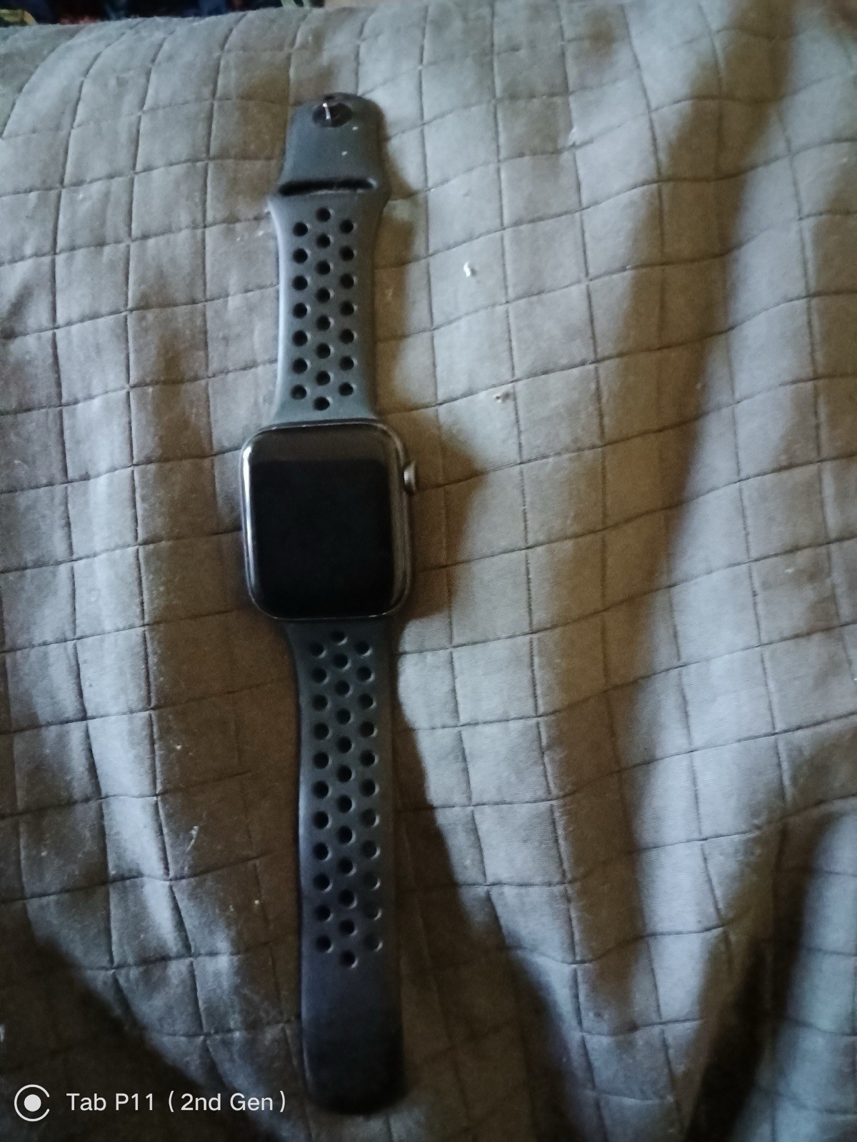 Apple Watch GPS Smartwatch w/ Charger & Nike Sport Band – Black – Works Great