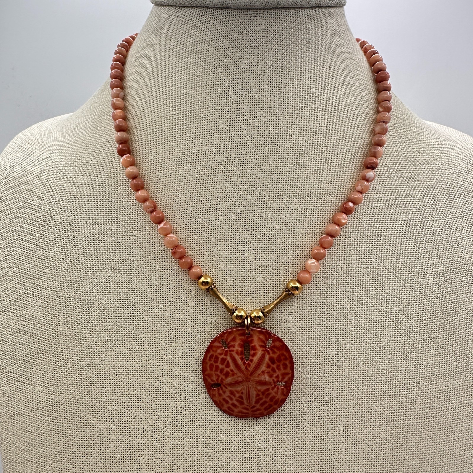 Vintage 90s Gold Tone Coral Sand Dollar Pendant Necklace Beaded Women's Jewelry