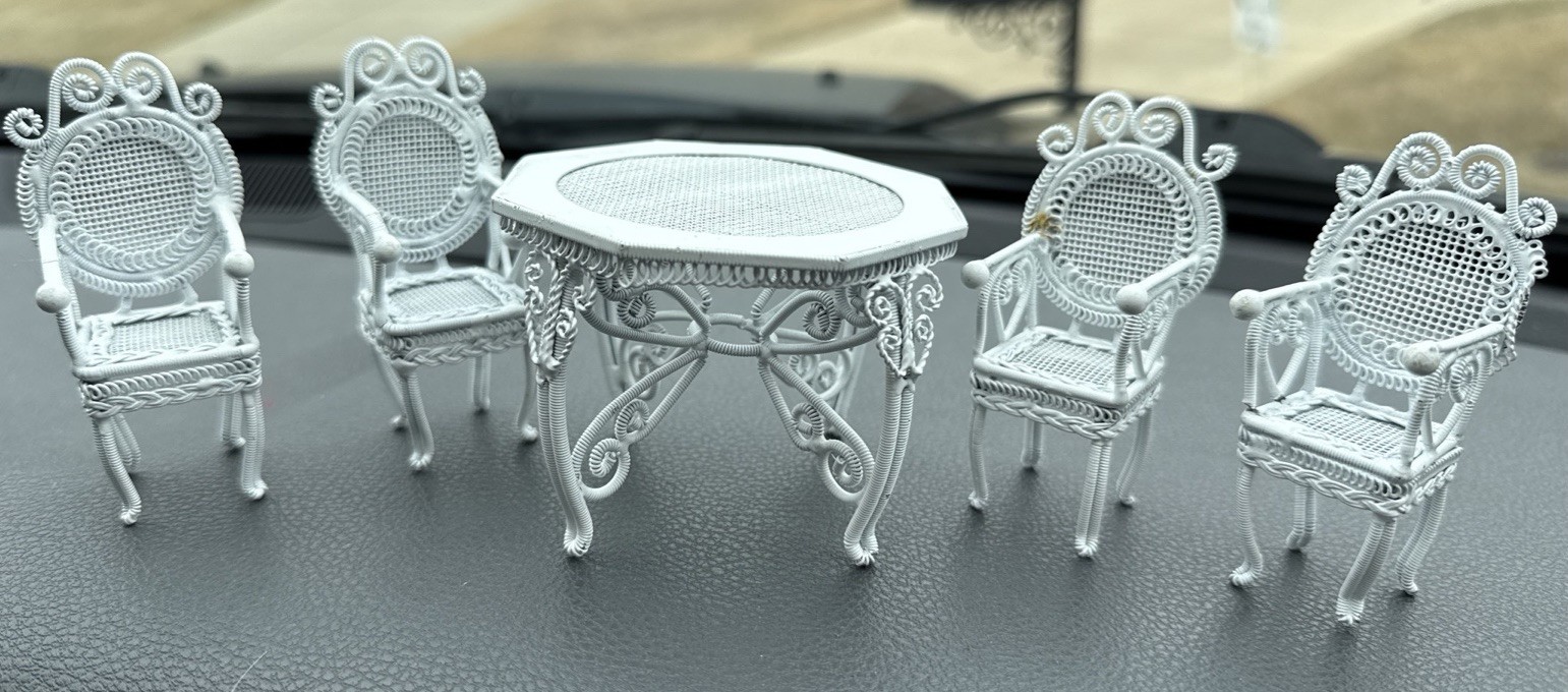 Dollhouse Miniature  White Wire  ' Wicker '  Victorian  Style Table & Chairs Set