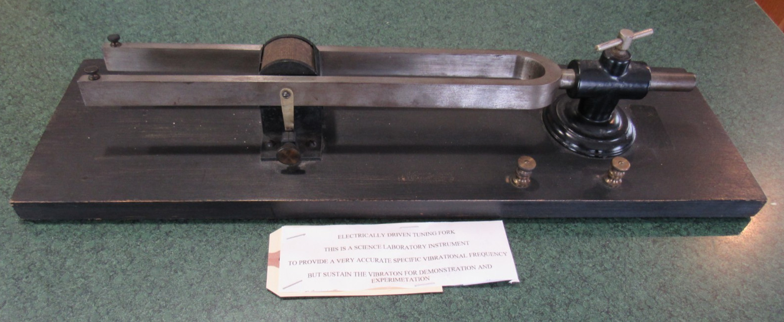 VINTAGE ORIGINAL c1900 SCIENTIFIC INSTRUMENT TUNING FORK CHICAGO SUPPLY CO.