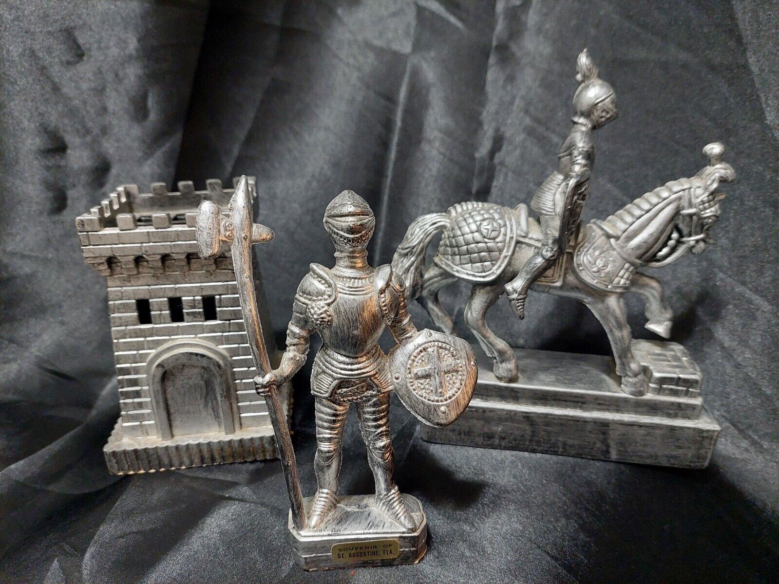 LOT OF 3 VINTAGE MEDIEVAL CASTLE AND SOLDIERS TOY PLASTIC FIGURES 5" - 7.5"