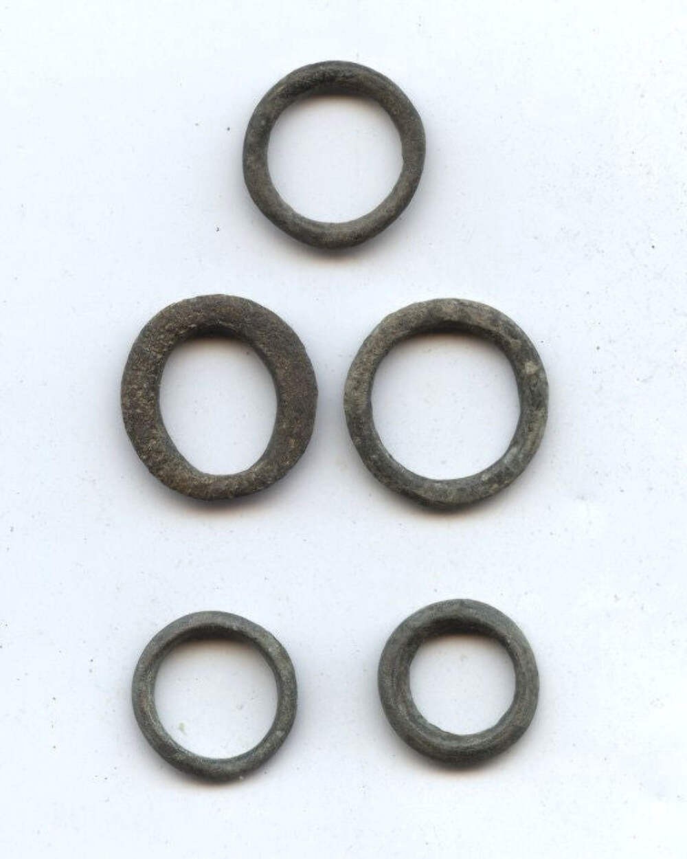 Lot of 5 ancient Celtic bronze ring money pieces from Hungary, ca.500-100 BC