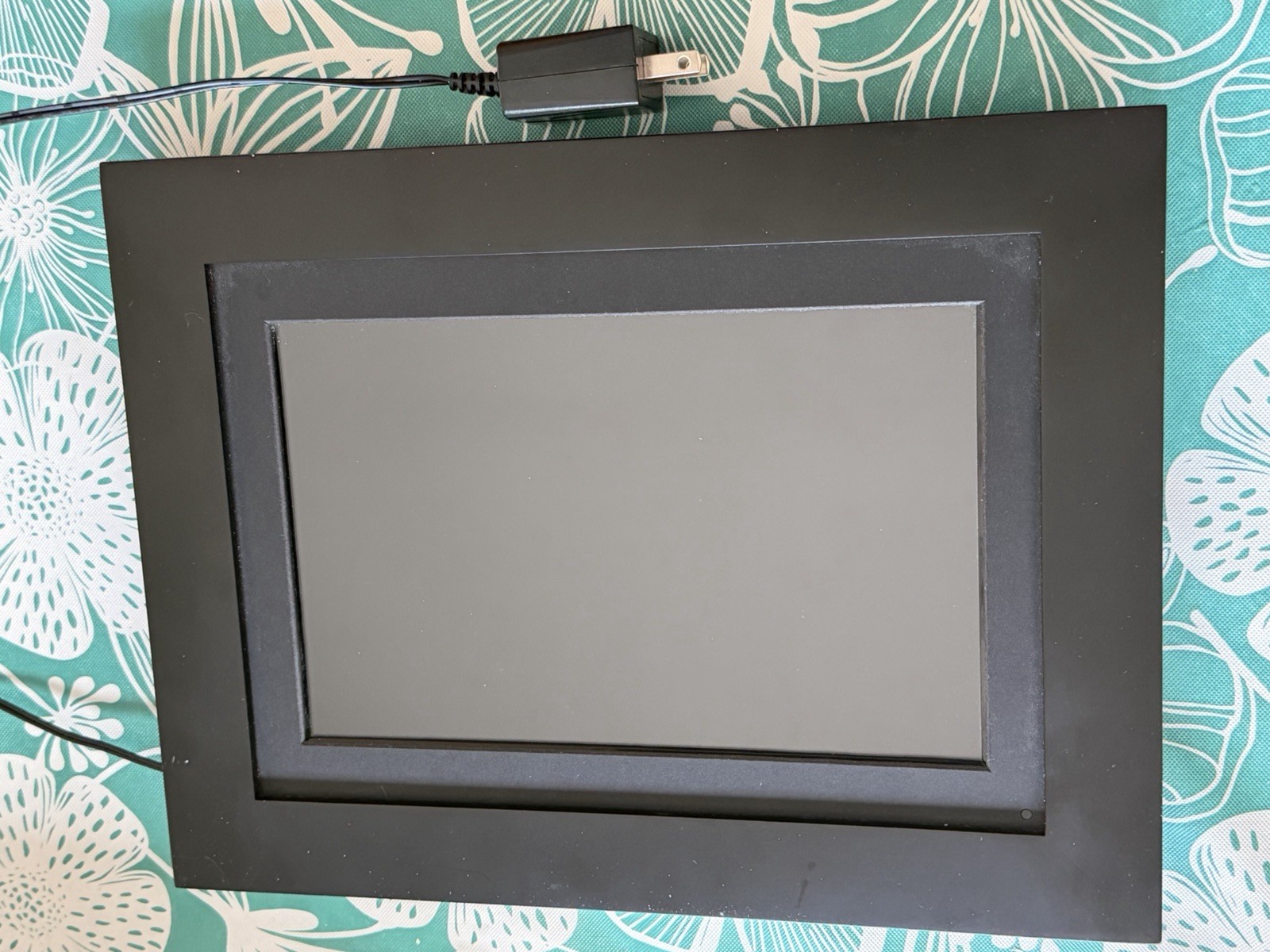 Simply Smart Home PhotoShare 10.1" WIFI Digital Picture Frame FSM010BL - Black