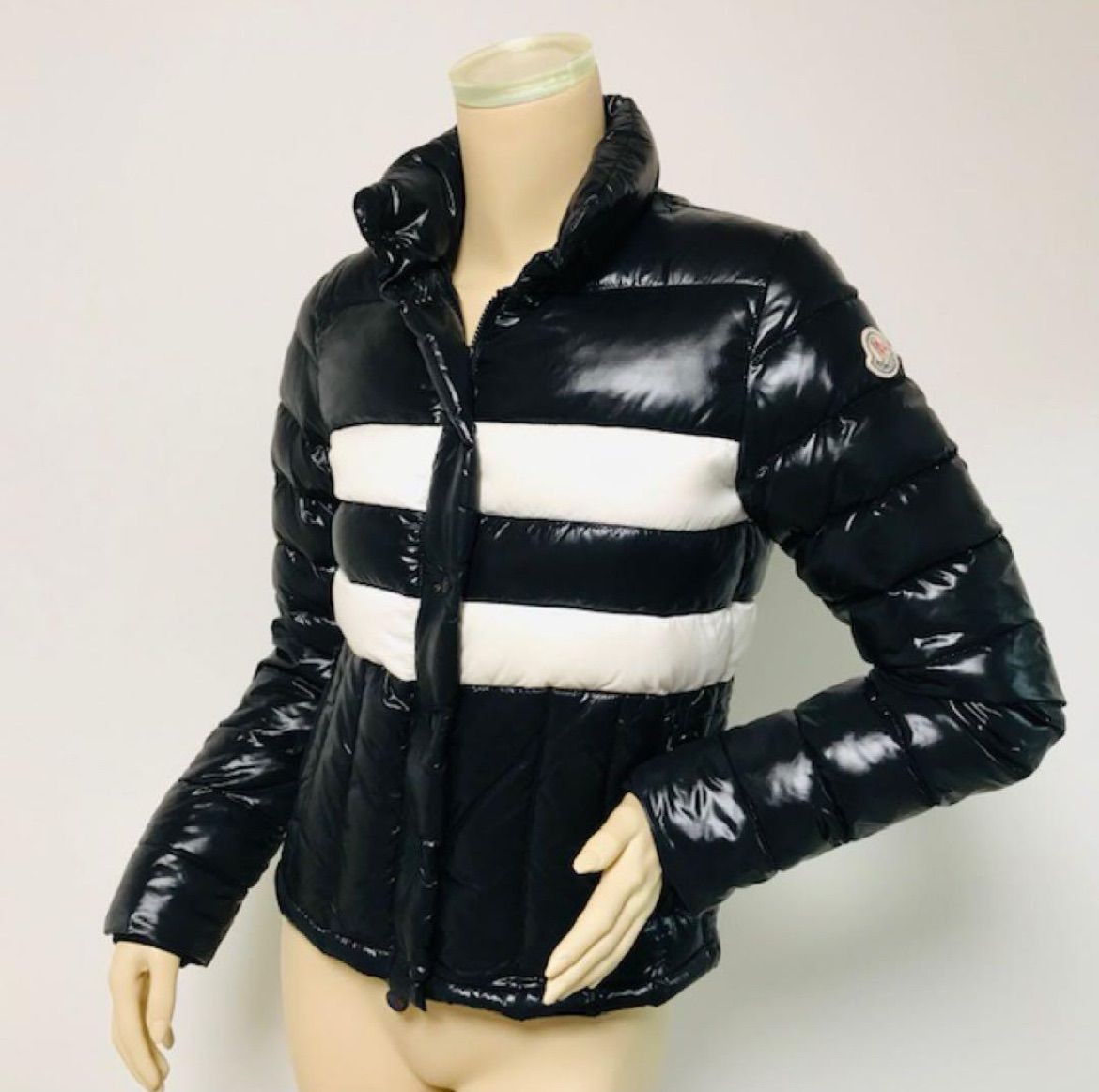 Moncler Eve Women's Bicolor Shiny Nylon Double Zip Down Jacket Black sz0