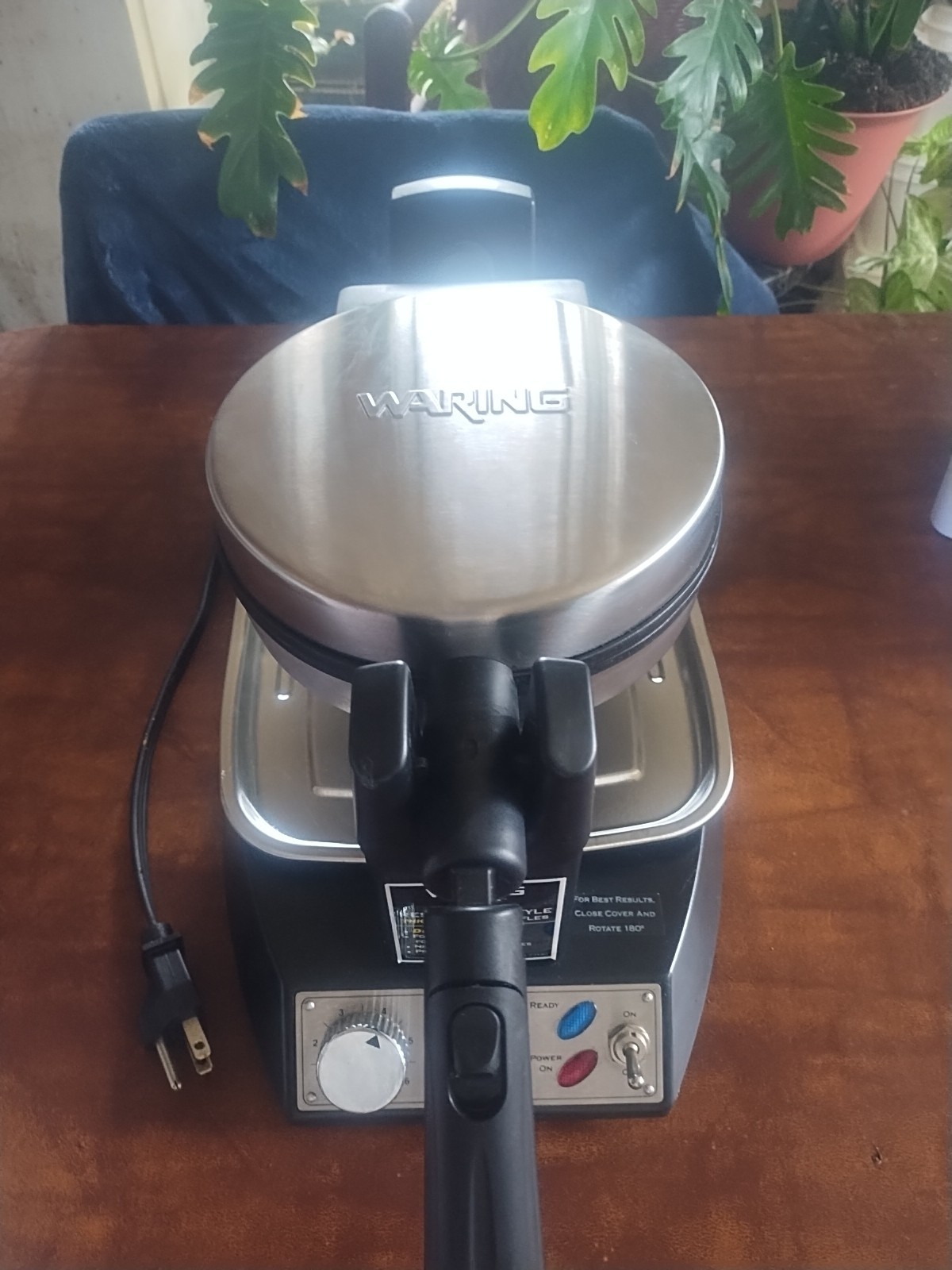 Waring Pro Belgian Waffle Maker Restaurant Style360 Flip With Drip Tray.#400